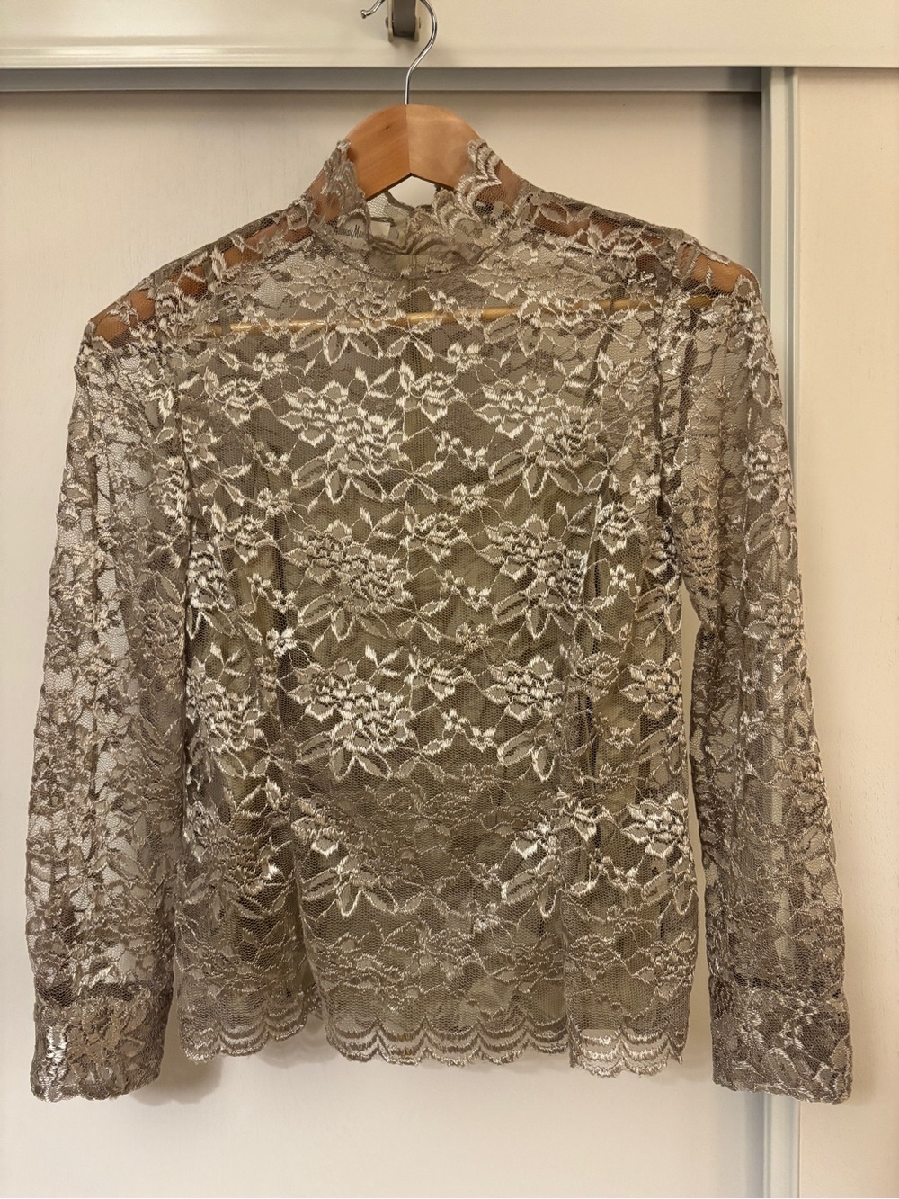 Vintage Neiman Marcus Floral Lace Top Size 4 Sheer Long Sleeve Scallop Mock Neck